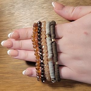 Set of 5 brown bracelets. Heishi and beaded style